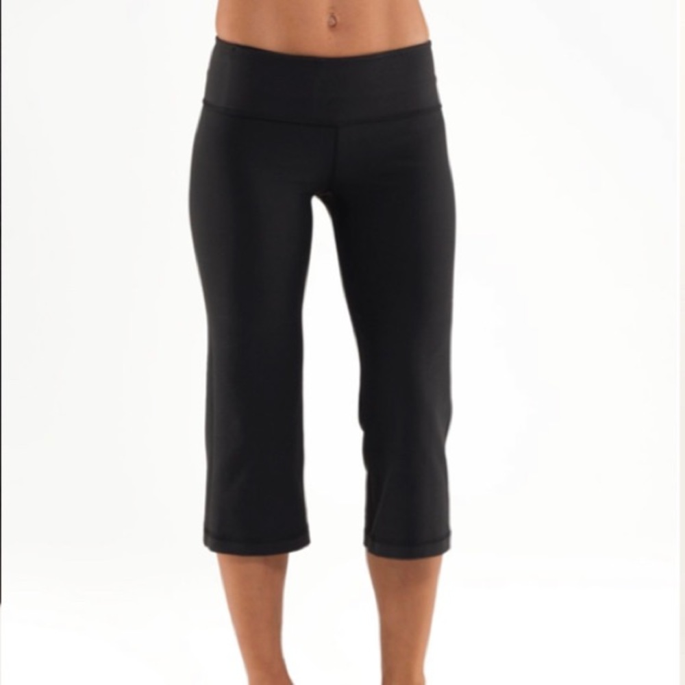 Lululemon Groove Crop - RARE ORIGINAL reversible